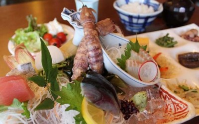 潮風を感じながら味わう絶品グルメ！知多半島で海鮮グルメを食べよう
